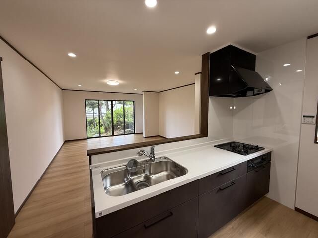 Renovated 4LDK House on Large Plot in Tateshina, Nagano - Thumbnail 2