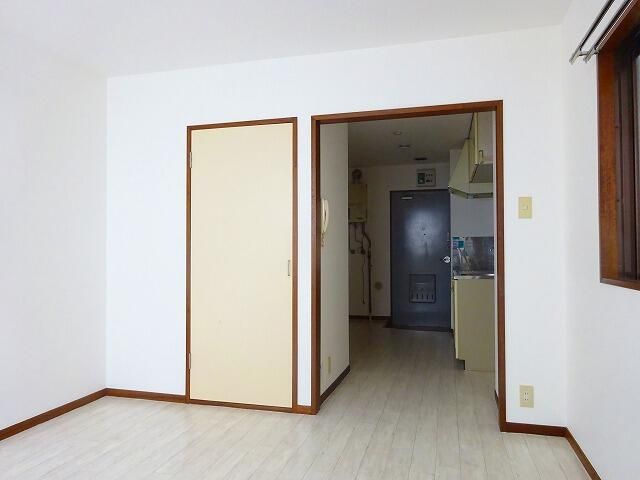 1K Apartment for Rent in Musashino City, Tokyo - Residence Toyama - Thumbnail 4