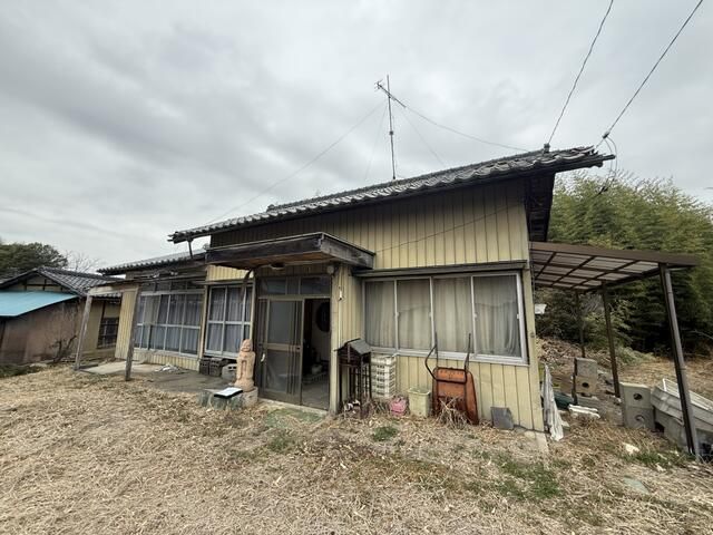 1957 Wooden House on Large Plot in Fujioka, Gunma - Thumbnail 2