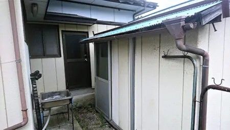 Former Barber Shop Home Near Iwate-Kamigō Station, Tōno - Thumbnail 4