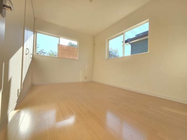 4LDK House for Sale in Quiet Wakayama Neighborhood - Image 3