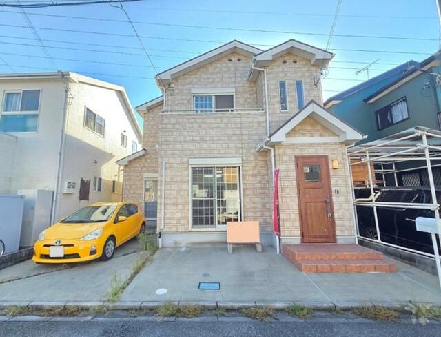 4LDK House for Sale in Quiet Wakayama Neighborhood - Image 1