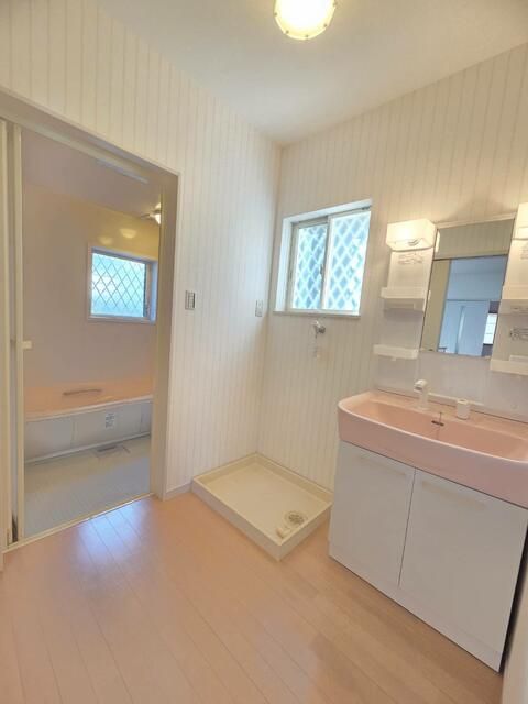 4LDK House for Sale in Quiet Wakayama Neighborhood - Image 4