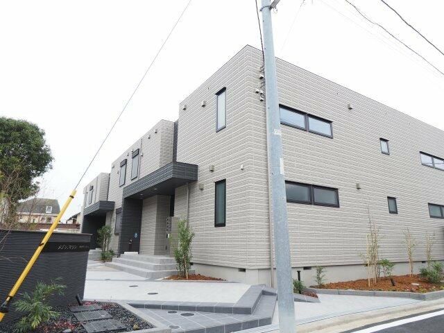 2LDK Pet-Friendly Apartment for Rent in Komae, Tokyo - Thumbnail 2