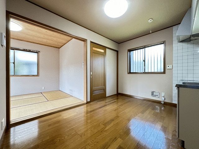 Tsuruya Heights 1DK Apartment for Rent in Yurusu, Yamanashi - Thumbnail 2