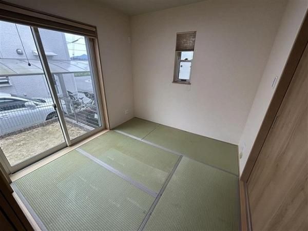 2016 Built 3LDK House for Sale in Sanda, Hyogo - Thumbnail 3