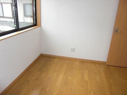 2LDK House for Rent in Kashiwazaki, Niigata - Thumbnail 4