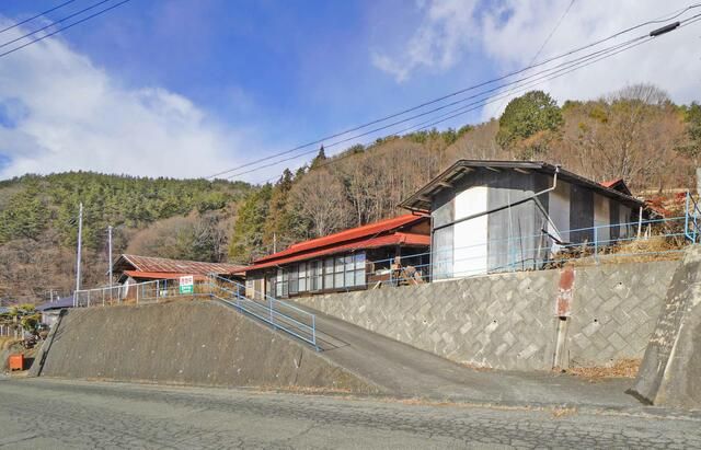 Spacious 1966 House on Large Plot in Hokuto, Yamanashi - Thumbnail 3
