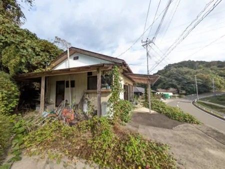 Compact Wooden House with Garden in Motegi, Tochigi - Thumbnail 4