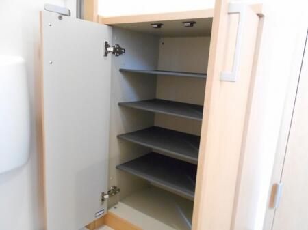 Terrace House for Rent in Hadano, Kanagawa - 1SDK, Quiet Area - Thumbnail 4