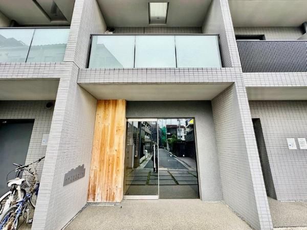 Artisimo Rena Studio Apartment for Sale in Meguro, Tokyo - Thumbnail 3