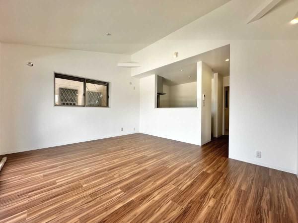 3LDK Detached House for Sale in Tarumi, Kobe with Garage - Thumbnail 4