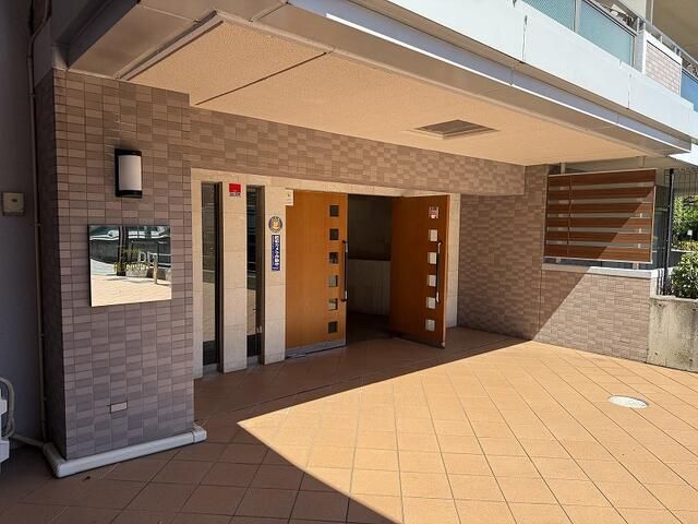 1SLDK Apartment for Sale in Inage, Chiba City - 75.41 sqm - Thumbnail 4