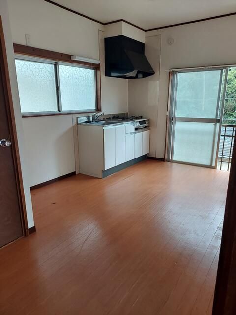 2DK Apartment for Rent in Miura City, Kanagawa - Thumbnail 3