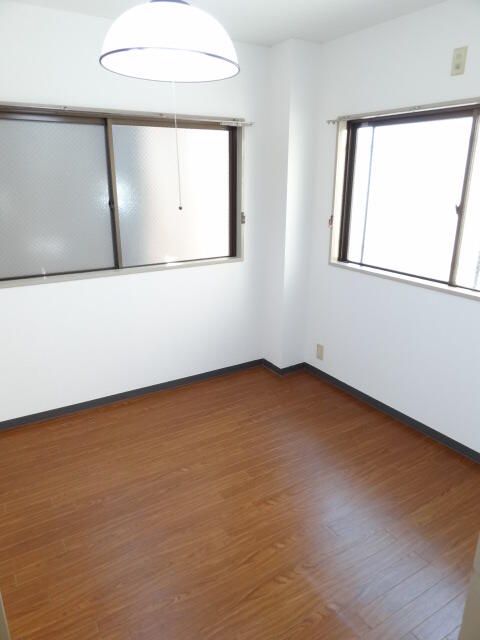 Rent 2DK Apartment near Toro Station, Saitama - 66,000 Yen - Thumbnail 3