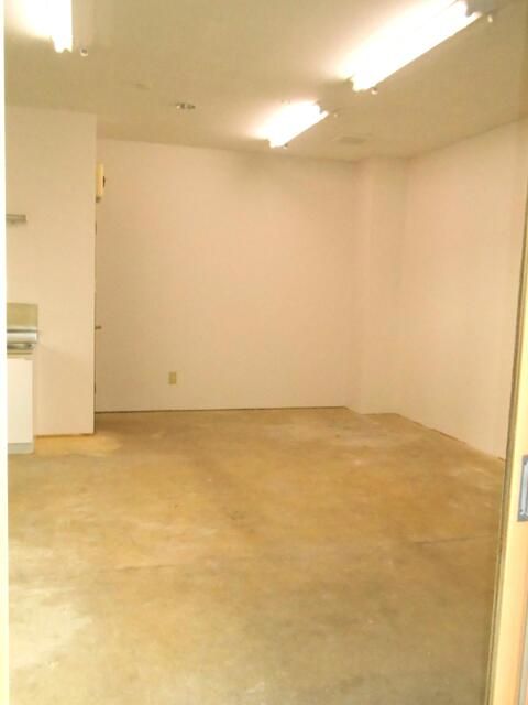 Commercial Space for Rent Near Sakura-dai Station in Nerima - Thumbnail 4