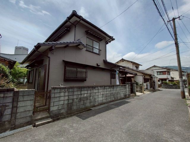 4LDK House for Sale in Kitakyushu, Fukuoka with Garden & Parking - Main Image