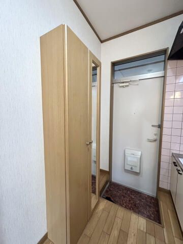 1K Apartment for Rent in Tamamura, Gunma - 37,000 Yen - Thumbnail 3