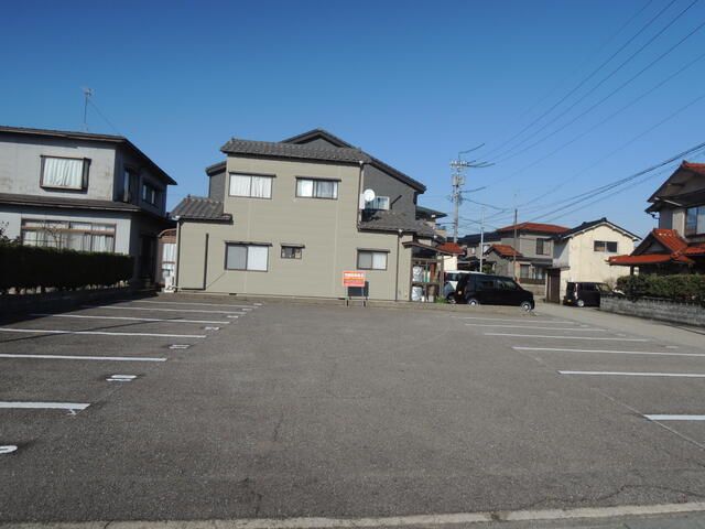 Parking Space for Rent in Uchinada, Ishikawa - Thumbnail 3
