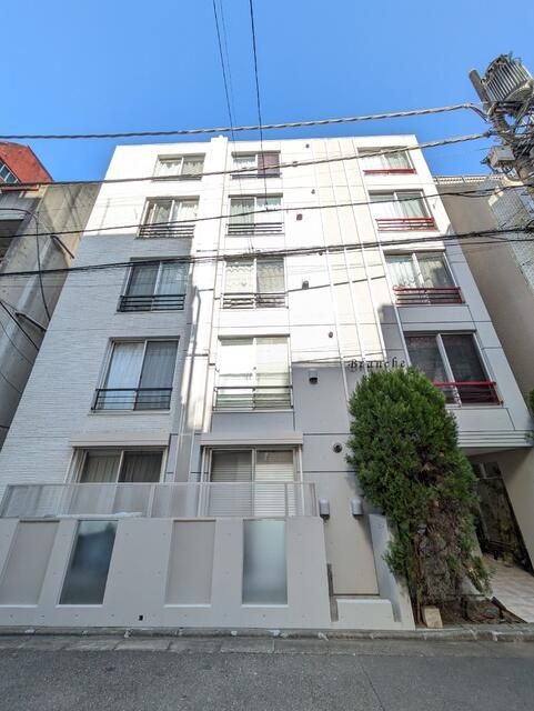 BRANCHE Waseda 2DK Maisonette Apartment for Rent in Shinjuku, Tokyo - Thumbnail 2