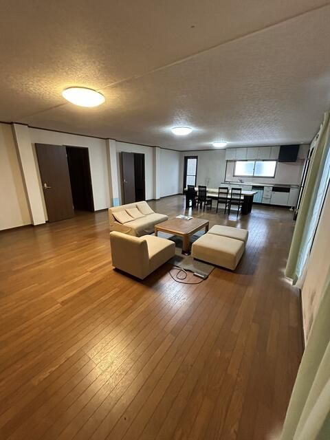 1999 2LDK House with 3 Car Parking in Kikuchi, Kumamoto - Thumbnail 4