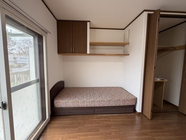 1K Apartment for Rent in Higashiyamato, Tokyo 24m² - Thumbnail 3