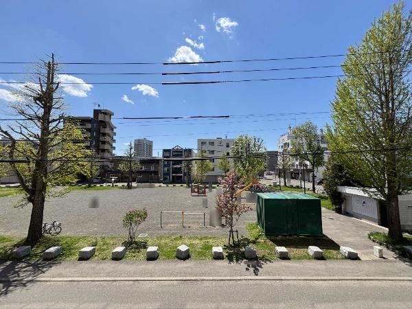 3LDK Apartment for Sale Near Shiroishi Station, Sapporo - Thumbnail 3