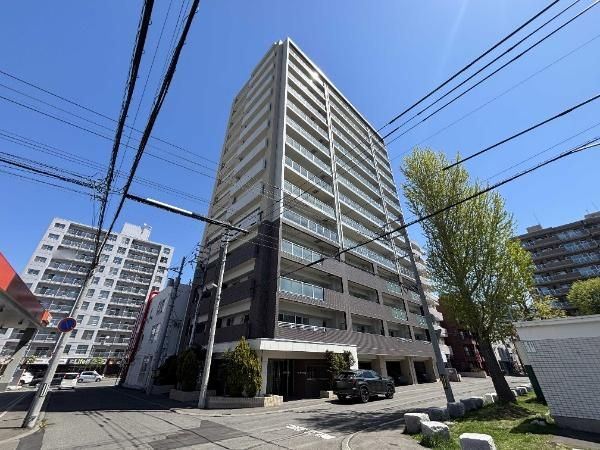 3LDK Apartment for Sale Near Shiroishi Station, Sapporo - Image 1