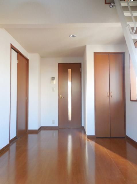 Apartment for Rent in Midori Ward, Yokohama - 20.30 sqm - Thumbnail 2