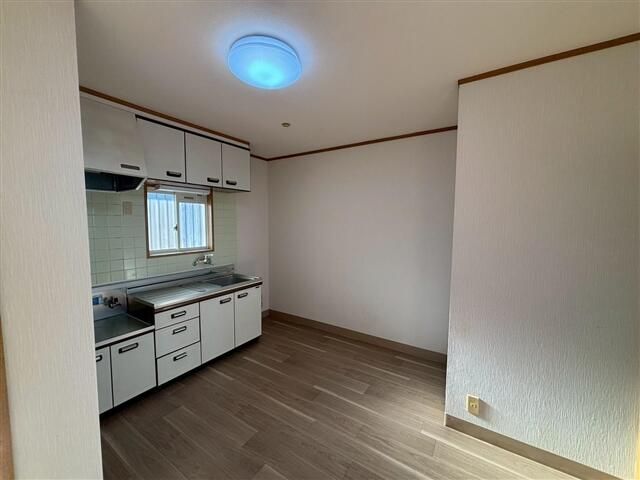 Pal Heights Kamiya B 2DK Apartment for Rent in Kisarazu - Thumbnail 4