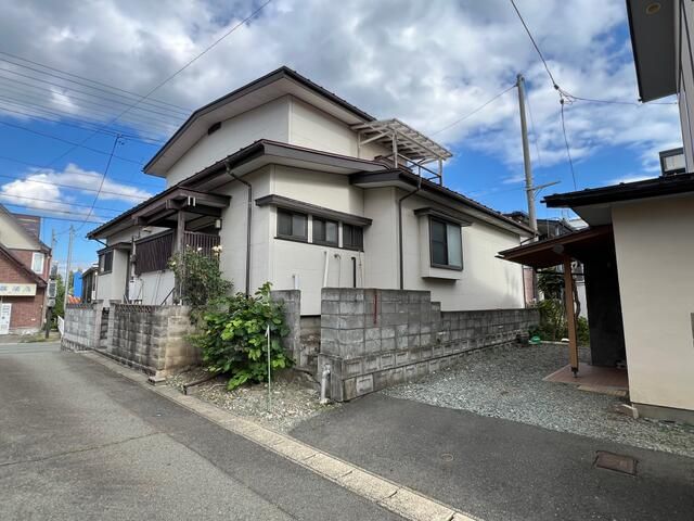 5DK Detached House on 201㎡ Corner Lot in Morioka, Iwate - Thumbnail 3