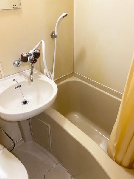 1K Apartment for Rent in Takaoka City, Toyama - Thumbnail 4