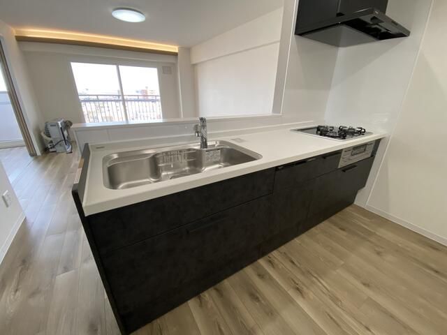 4LDK Apartment for Sale Near JR Shinkotoni Station, Sapporo, Hokkaido - Thumbnail 3