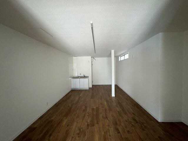 Renovated Shop/Office for Rent in Fujisawa, Kanagawa - Thumbnail 4