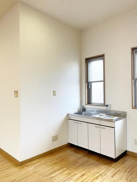 Detached Shop Building for Rent in Kofu, Yamanashi - Thumbnail 3