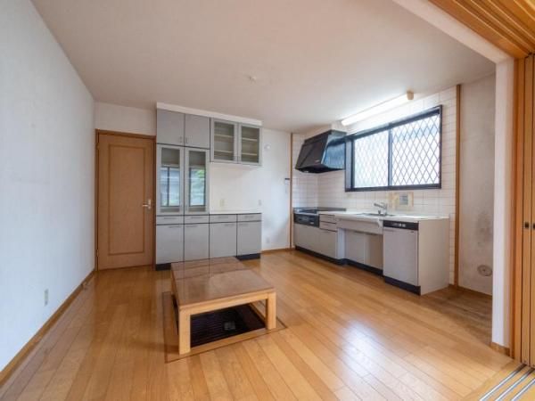 6DK House for Sale in Hiratsuka, Kanagawa - 141.39 sqm - Thumbnail 4