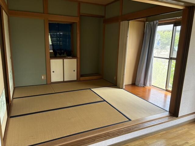 3SLDK Corner Lot House for Sale in Hashimoto, Wakayama - Thumbnail 2