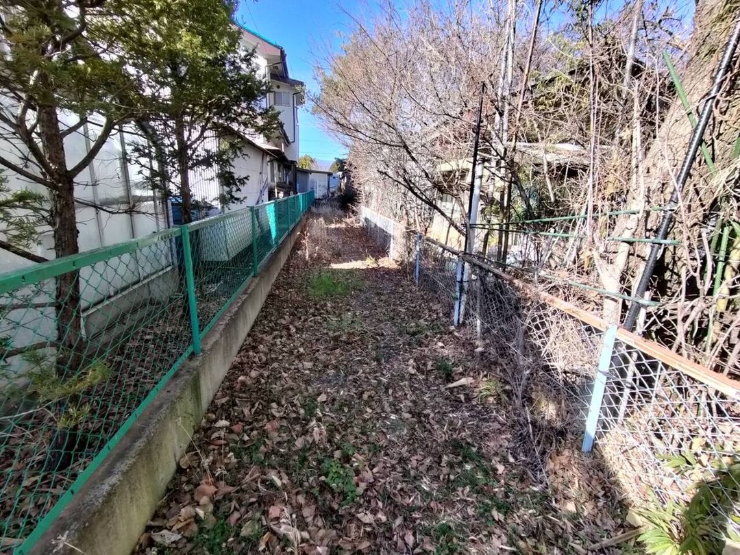 Used Detached House in Shiojiri, Nagano - 293m² Land - Thumbnail 2