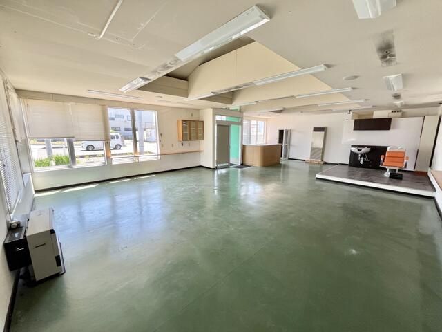 Commercial Space for Rent in Takahata, Yamagata - 92.74 sqm - Thumbnail 4