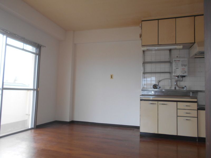 2DK Apartment for Rent in Higashikurume, Tokyo - Thumbnail 2