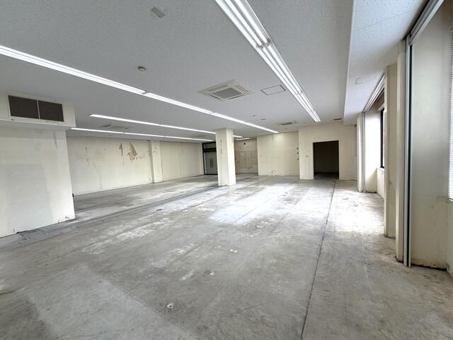 Commercial Maisonette for Rent in Niigata Distribution Center - Thumbnail 2