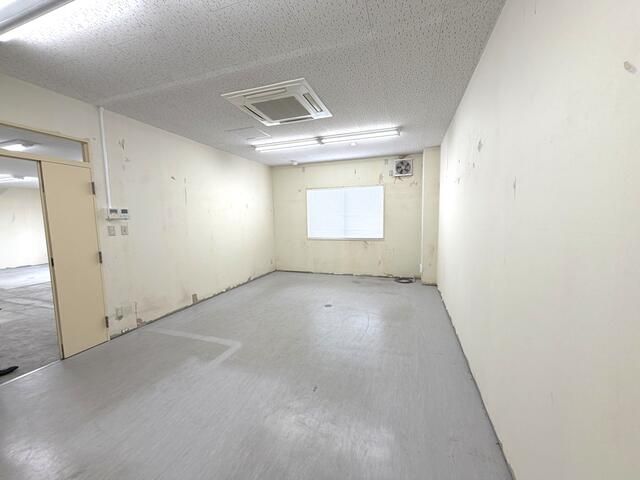 Commercial Maisonette for Rent in Niigata Distribution Center - Thumbnail 4