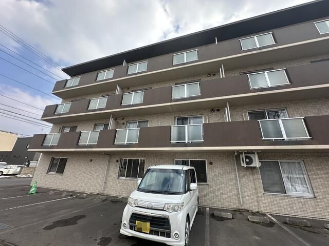 4-Story Apartment Building for Sale in Sapporo Higashi Ward - Thumbnail 2