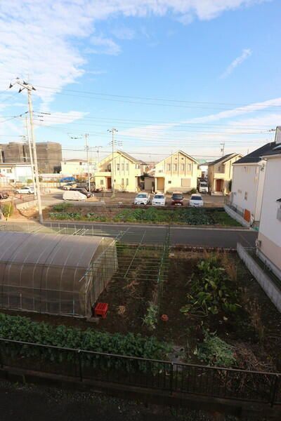 Renovated 2DK Apartment in Kunitachi, Tokyo - Zero Deposit - Thumbnail 2