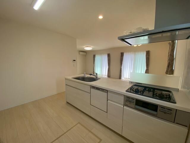 2016 3LDK Detached House for Sale in Ōharu Town, Aichi - Thumbnail 2