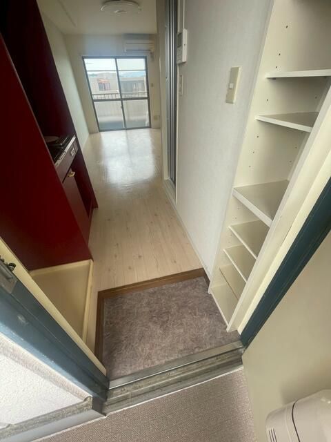 Compact 1K Apartment for Rent in Hino City, Tokyo - Thumbnail 3