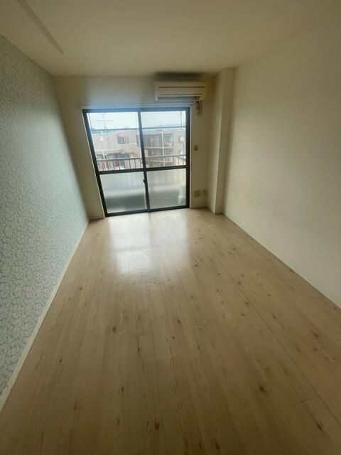 Compact 1K Apartment for Rent in Hino City, Tokyo - Thumbnail 4