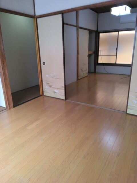 2DK Rental House in Oshiage, Sumida-ku, Tokyo - Thumbnail 3