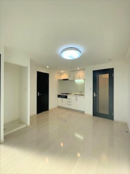 2DK Used Apartment in Musashino City, Tokyo - Thumbnail 3