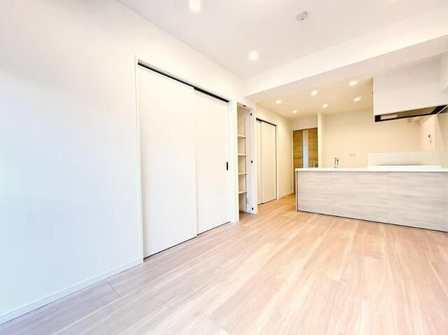 3LDK Apartment for Sale in Kohoku Ward, Yokohama, Kanagawa - Thumbnail 3